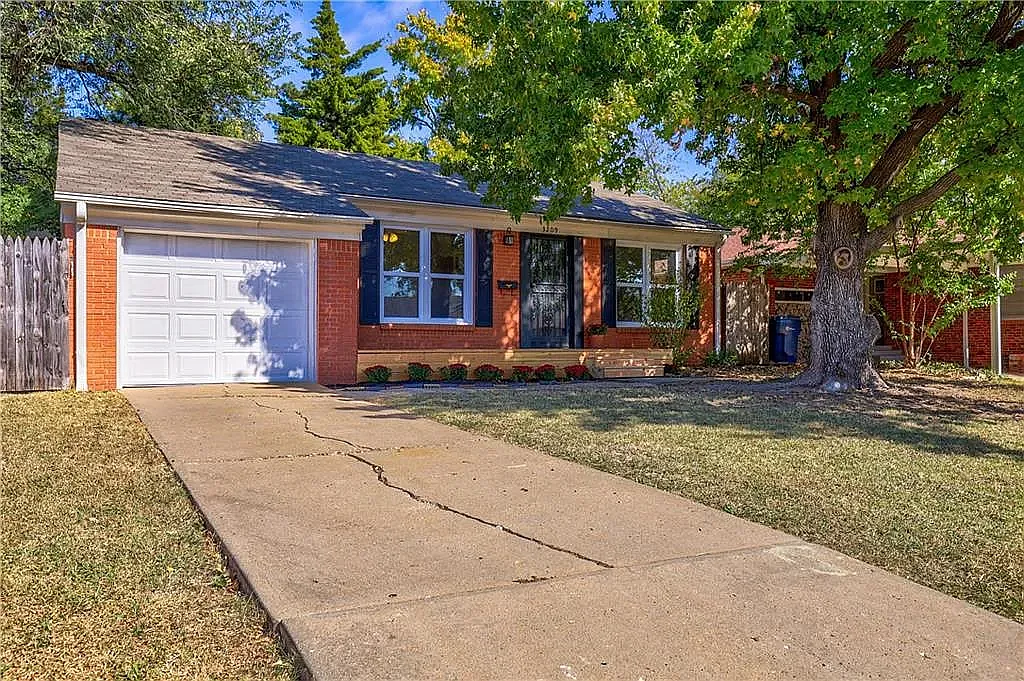 2 bed, 848 sqft, $1,400 — Photo 1