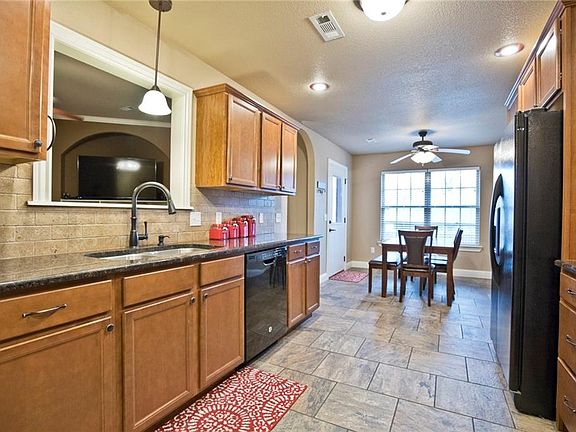 5th image of 2414 Heather Lynn Ln