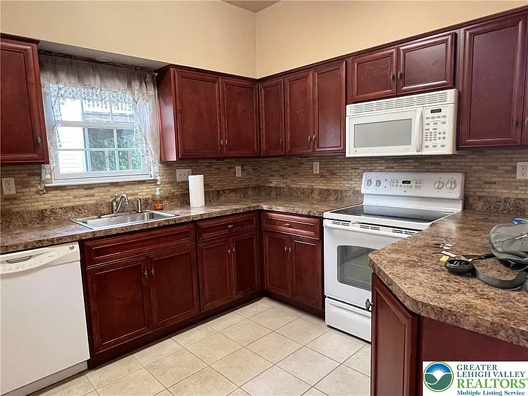 1783 Chateau Pl #A — Photo 8