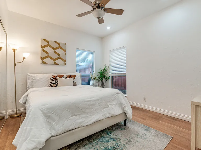 412 Josephine St — Photo 9