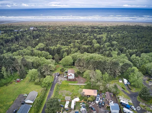 9 Memory Lane, Ocean Shores, WA 98569