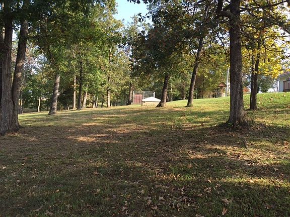 5th image of 92 Newman Ln