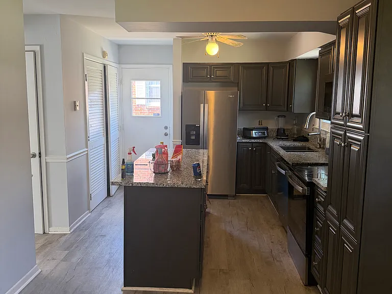 704 Meadowood St — Photo 4