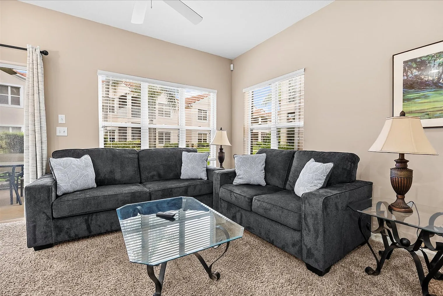 2 bed, 1.0 bath, $4,464 — Photo 3