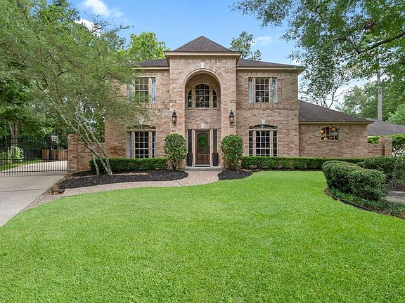 Beautiful brick home on lot with lots of trees!