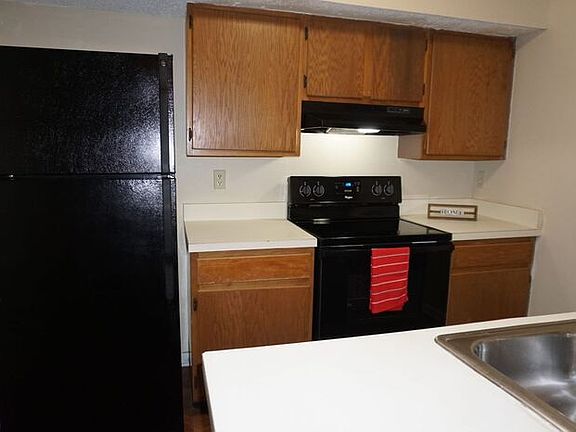 4th image of 8419 Pineverde Ln