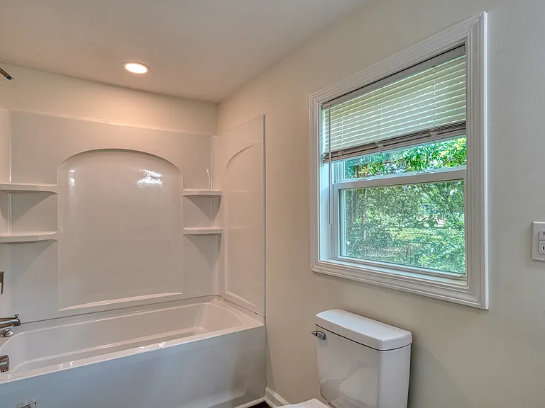 831 John B White Sr Blvd #C — Photo 11