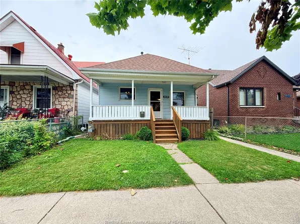 1670 Albert Rd, Windsor, ON N8Y 3R5
