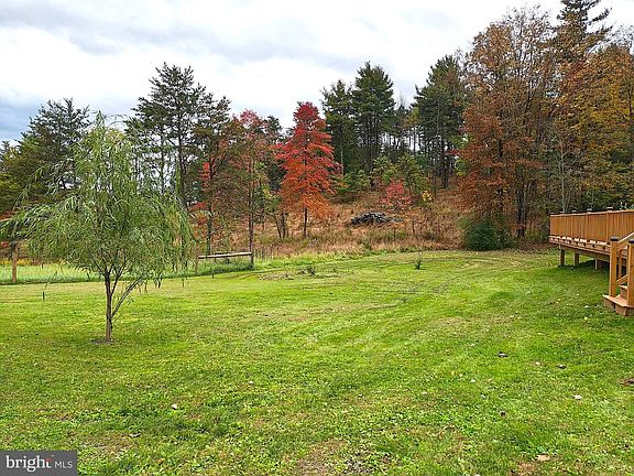 3rd image of 198 N Hunter Run Rd