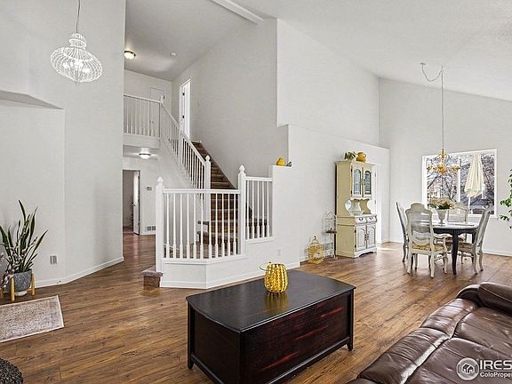 3rd image of 329 Simmons St