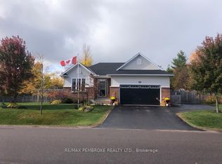 14 Bedard Blvd, Petawawa, ON K8H 0B7