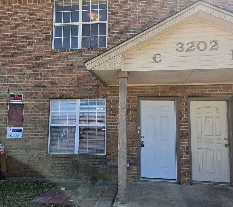 1st image of 3202 Hereford Ln #C