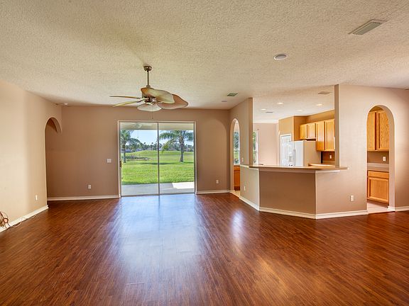 5th image of 125 Opal Hill Cir