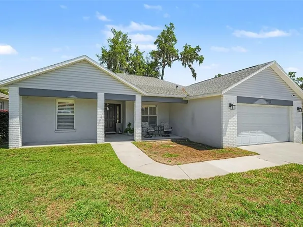 2333 Towering Oaks Cir, Seffner, FL 33584