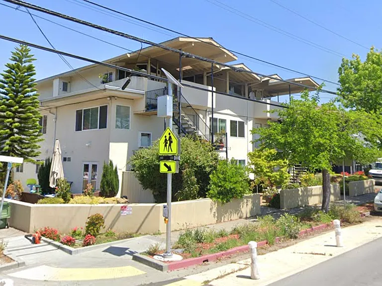 210 Mission Ave — Photo 3