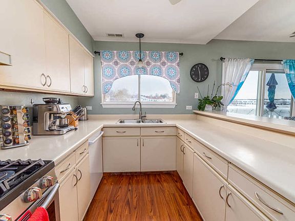 4th image of 322 Coventry Ct #322