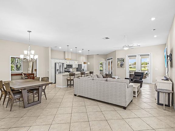 4th image of 9860 Mainsail Ct