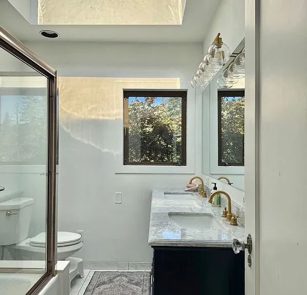 16 Sotelo Ave — Photo 2