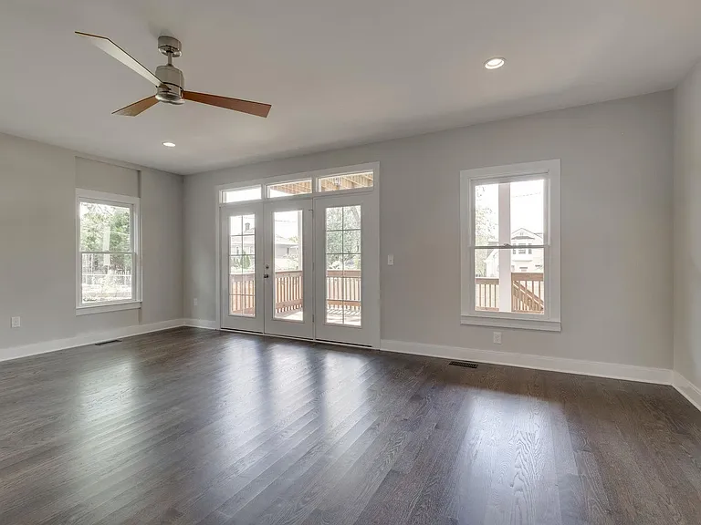 1509 Ashwood Ave — Photo 11