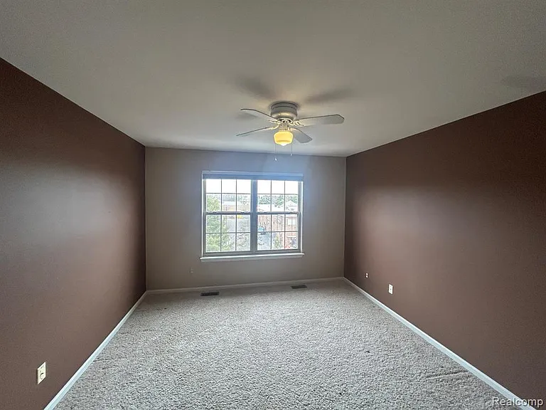 39460 Springwater Dr — Photo 16
