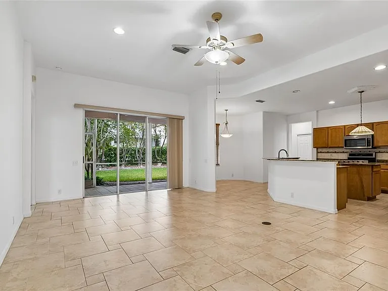2204 Elizabeth Way — Photo 4