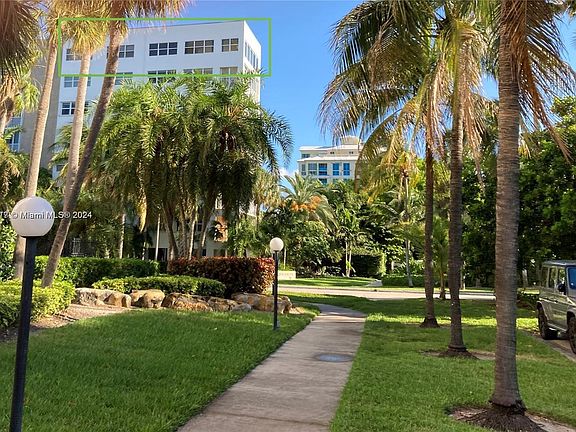 4th image of 590 Ocean Dr APT 8C