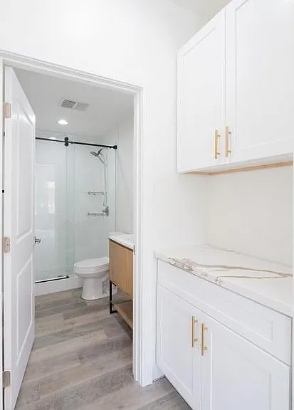 1587 W 35th Pl — Photo 5