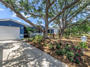 5947 46th Ave N, Kenneth City, FL 33709