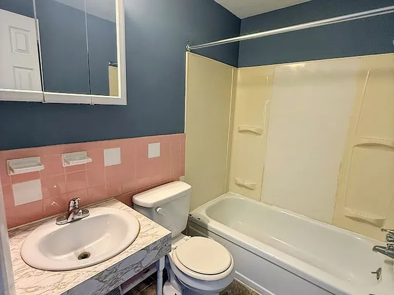 3009 Coventry Blvd NE — Photo 17