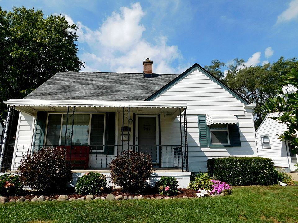 2nd image of 310 Gargantua Ave