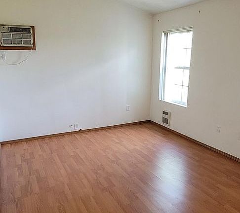 5th image of 13208 E 31st Ct APT 3