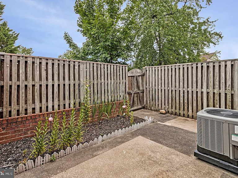 2435 18th St NE #2435 — Photo 44