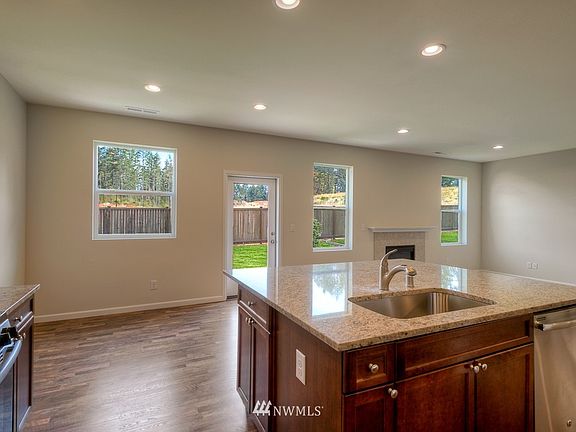 4th image of 2743 82th Avenue Ct E #33