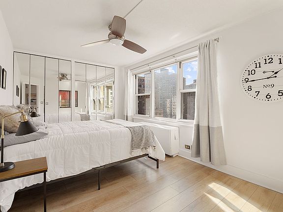 5th image of 201 W 70th St APT 12A