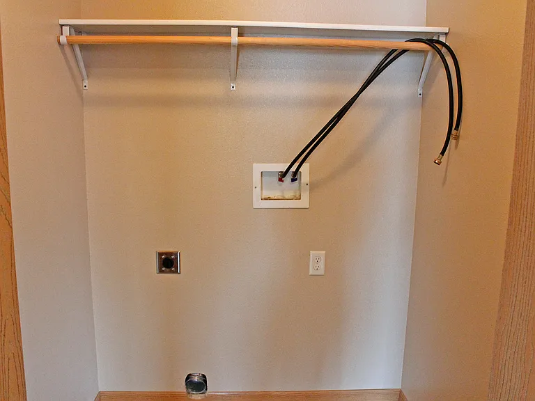 North Prairie Apartments — Photo 10