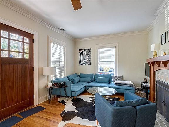 3rd image of 2879 Lookout Pl NE