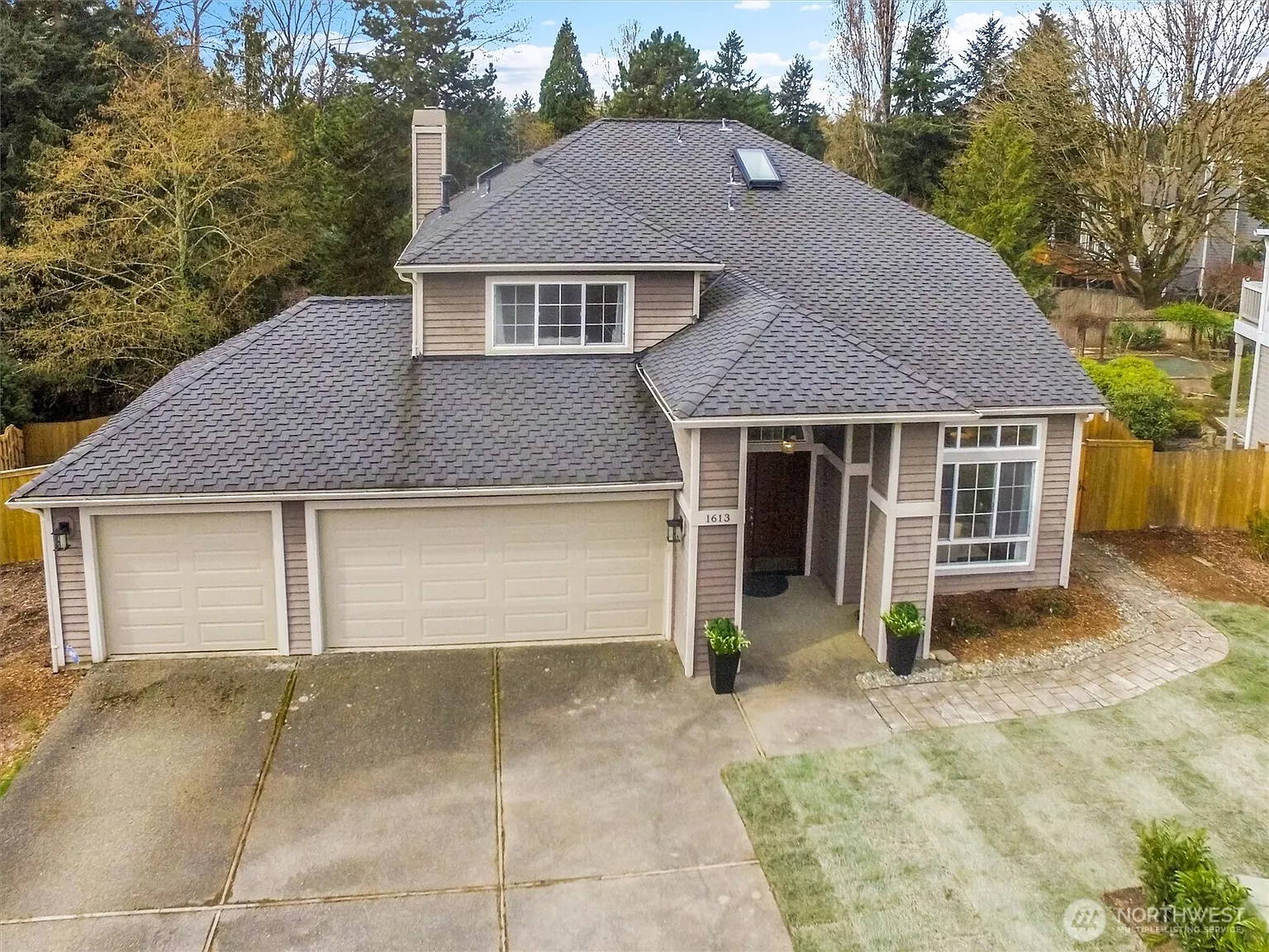 1613 Hoquiam Place NE photo 1