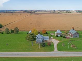 19061 Freeport Rd, Sterling, IL 61081