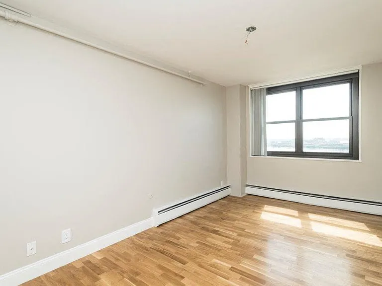 Carson Tower — Photo 85