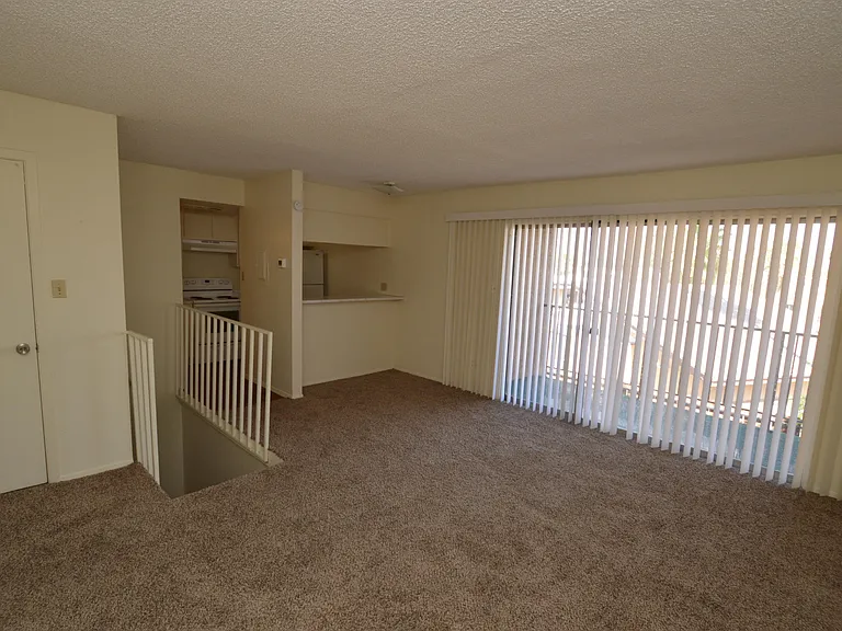 1620 N Wilmot Rd #B304 — Photo 2