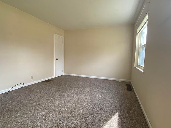 3rd image of 734 Chestnut Ave