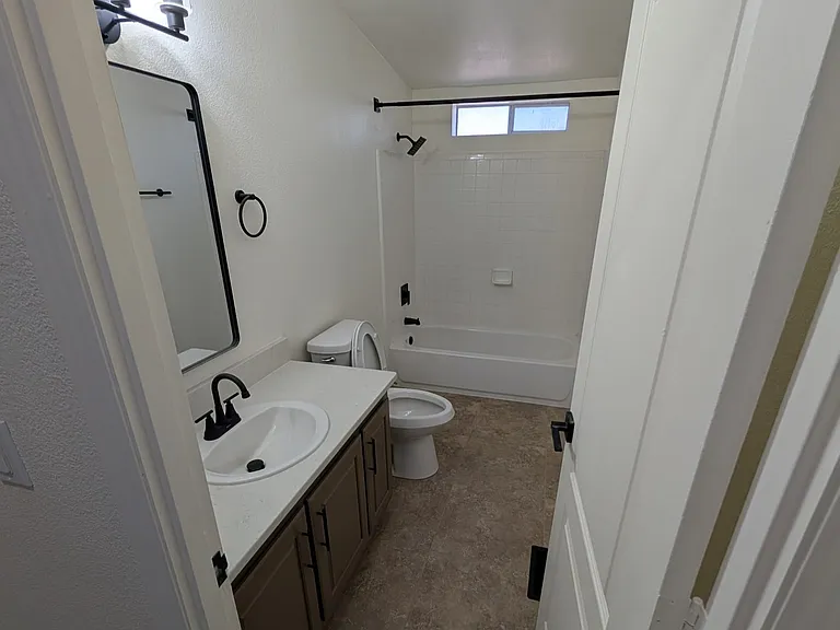 2491 W Rock Island Ave — Photo 17