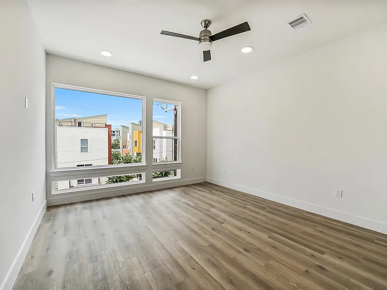 229 Willard St — Photo 24