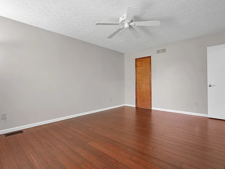 7961 Pinehill Rd — Photo 14