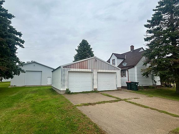 3rd image of 9304 3rd St