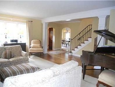 3rd image of 2412 Kensington Dr