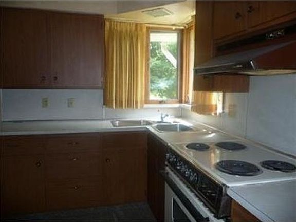 4th image of 1730 Woodside Dr