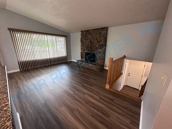 5th image of 23010 SE Naomi Ct