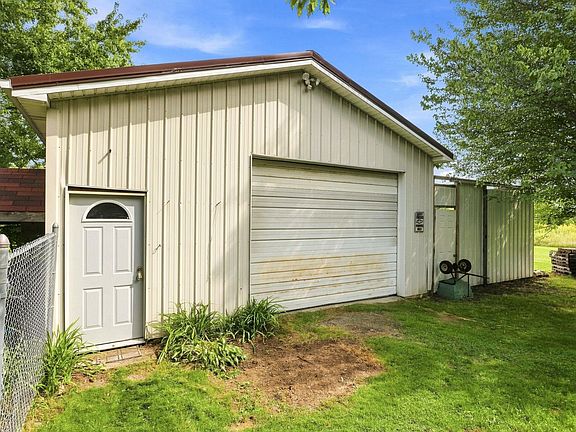 5th image of 4621 Hurds Corner Rd