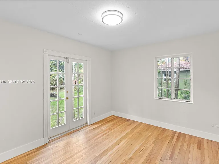 1431 Algeria Ave — Photo 17